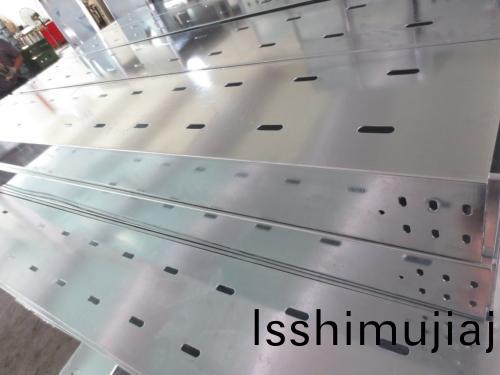 防火電(dian)纜(lan)橋(qiao)架(jia) 防(fang)火(huo)電纜橋架