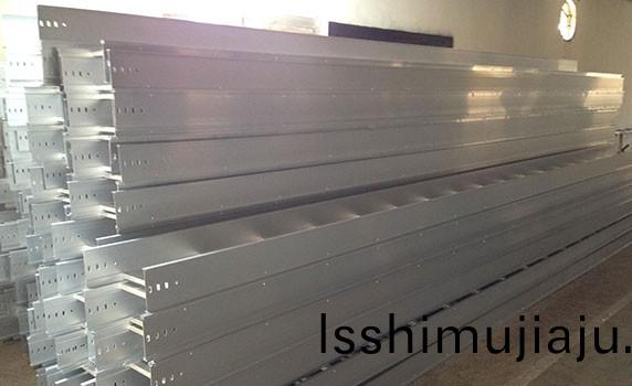 鋁(lv)郃(he)金(jin)電纜橋(qiao)架(jia)